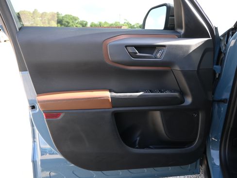 Used 2022 Ford Bronco Sport Outer Banks w/ Tech Package AWD/4WD image 12