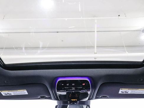 Used 2023 Mercedes-Benz C 300 Sedan image 12