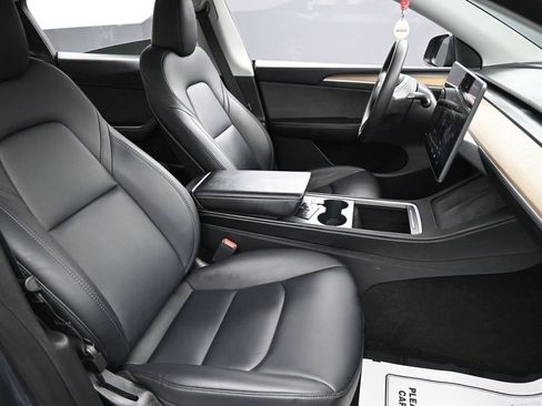 Used 2023 Tesla Model Y Long Range AWD/4WD image 19