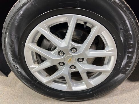 Used 2024 Chevrolet Equinox LT image 41