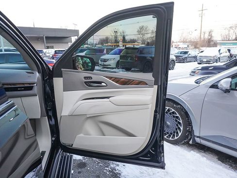 Used 2024 Cadillac Escalade Sport Platinum image 31