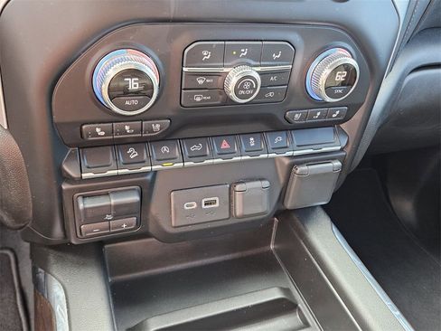 Certified 2022 GMC Sierra 1500 SLT w/ SLT Convenience Package image 22