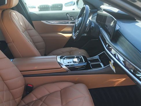 Used 2023 BMW 740i RWD image 13
