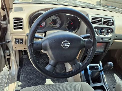 Used 2004 Nissan Frontier XE w/ (VTP) Value Truck Pkg RWD image 16