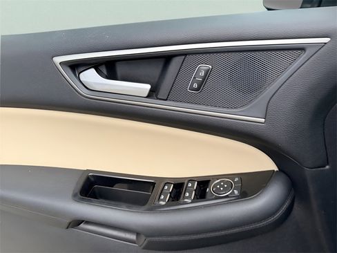 Used 2020 Ford Edge SEL w/ Convenience Package image 22