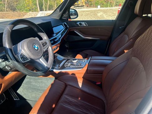 Used 2023 BMW X7 M60i w/ Executive Package image 10