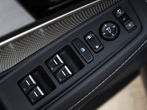 Used 2023 Acura MDX SH-AWD w/ Technology Package image 44