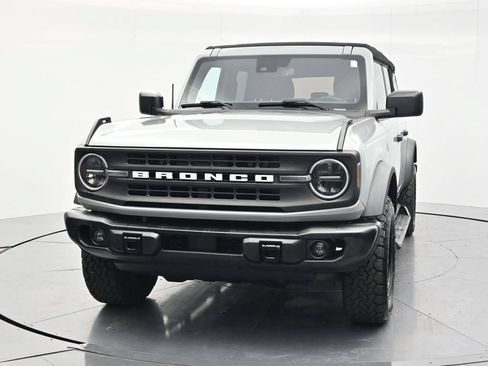 Used 2023 Ford Bronco Black Diamond AWD/4WD image 2