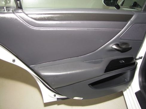 Used 2023 Lexus ES 350 w/ Premium Package FWD image 13