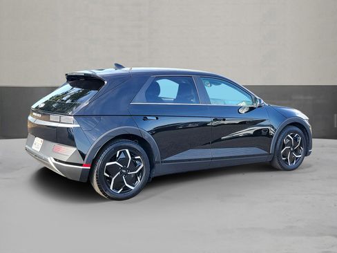 Used 2024 Hyundai Ioniq 5 SEL RWD image 2