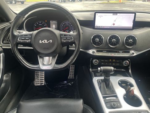 Used 2022 Kia Stinger GT1 RWD image 16