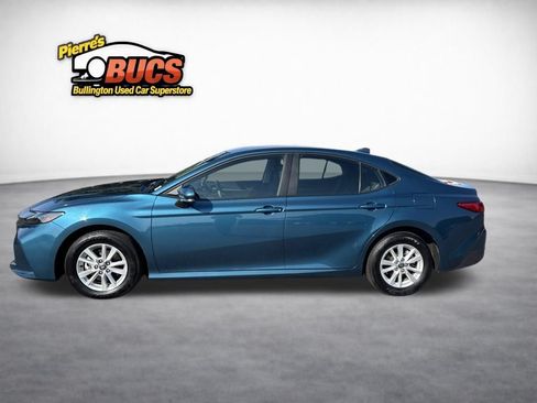 Used 2025 Toyota Camry LE AWD/4WD image 2