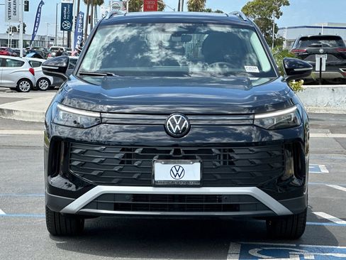 New 2026 Volkswagen Tiguan SE AWD/4WD image 3