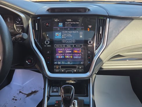 Used 2022 Subaru Outback Limited image 25