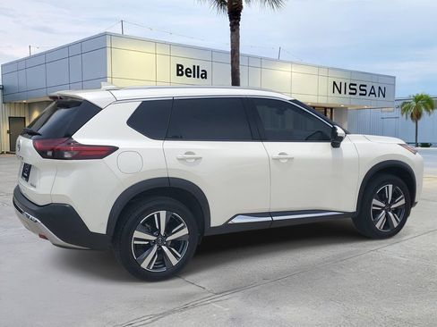 Certified 2023 Nissan Rogue Platinum w/ Platinum Premium Package FWD image 9