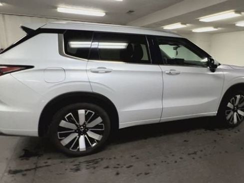 Used 2025 Mitsubishi Outlander SEL AWD/4WD image 9