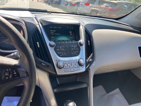 Used 2017 Chevrolet Equinox LS FWD image 20