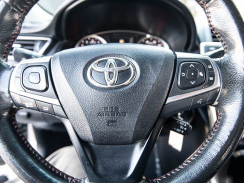 Used 2015 Toyota Camry SE image 40