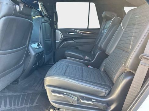 Certified 2022 Cadillac Escalade Sport Platinum AWD/4WD image 13