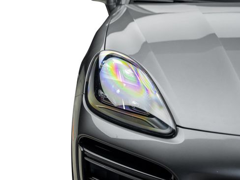 Used 2023 Porsche Cayenne Turbo AWD/4WD image 3