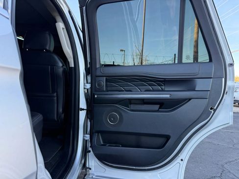 Used 2019 Ford Expedition Platinum image 37