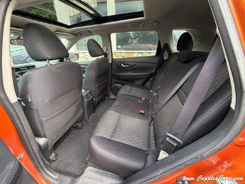 Used 2017 Nissan Rogue SV w/ Sun & Sound Touring Package AWD/4WD image 26