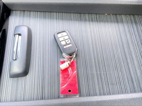 Used 2019 Honda Pilot Elite image 11