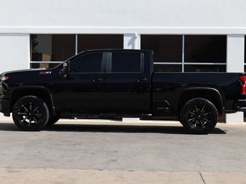 Used 2021 Chevrolet Silverado 2500 LTZ w/ LTZ Plus Package AWD/4WD image 11
