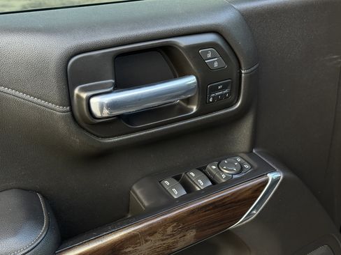 Used 2021 GMC Sierra 1500 SLT image 25