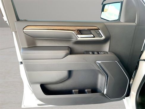Used 2023 GMC Sierra 1500 Elevation image 12