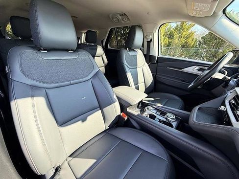 Used 2026 Ford Explorer Active w/ Active Comfort Package image 29