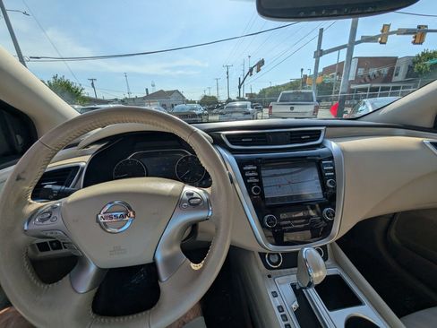 Used 2018 Nissan Murano SV FWD image 21