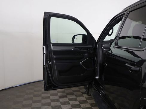 Used 2024 Jeep Wagoneer Series II AWD/4WD image 25