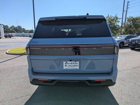 New 2025 Lincoln Navigator Reserve image 5