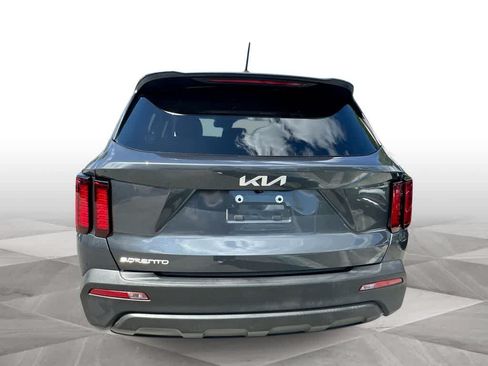 Certified 2023 Kia Sorento LX FWD image 7