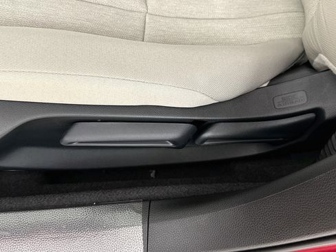 Certified 2025 Honda Accord LX image 21