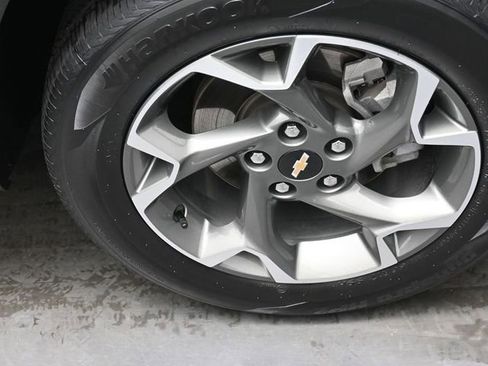 Used 2024 Chevrolet Trax LT w/ LT Convenience Package FWD image 29