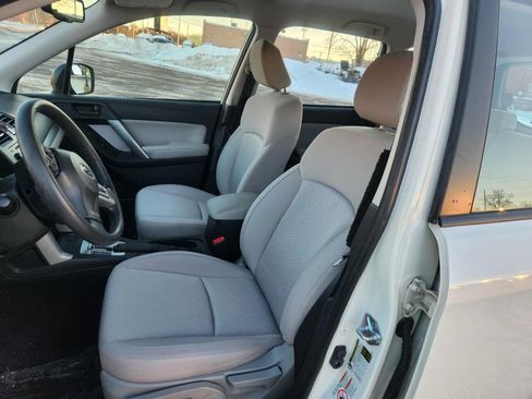 Used 2015 Subaru Forester 2.5i w/ Alloy Wheel Package image 10