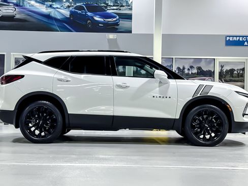 Used 2023 Chevrolet Blazer LT w/ LPO, Black Sport Package FWD image 8