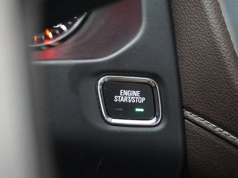 Used 2023 GMC Acadia SLT w/ Technology Package FWD image 29