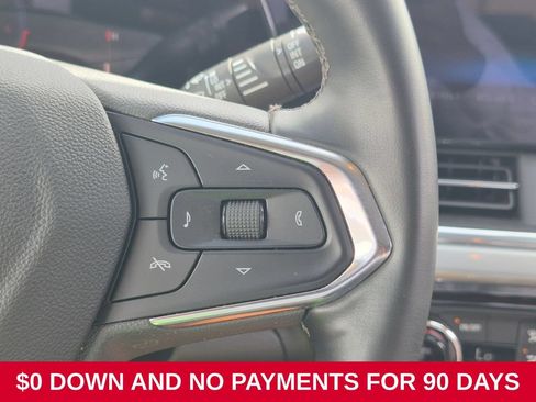 Used 2025 Chevrolet Trax LT w/ LT Convenience Package FWD image 20