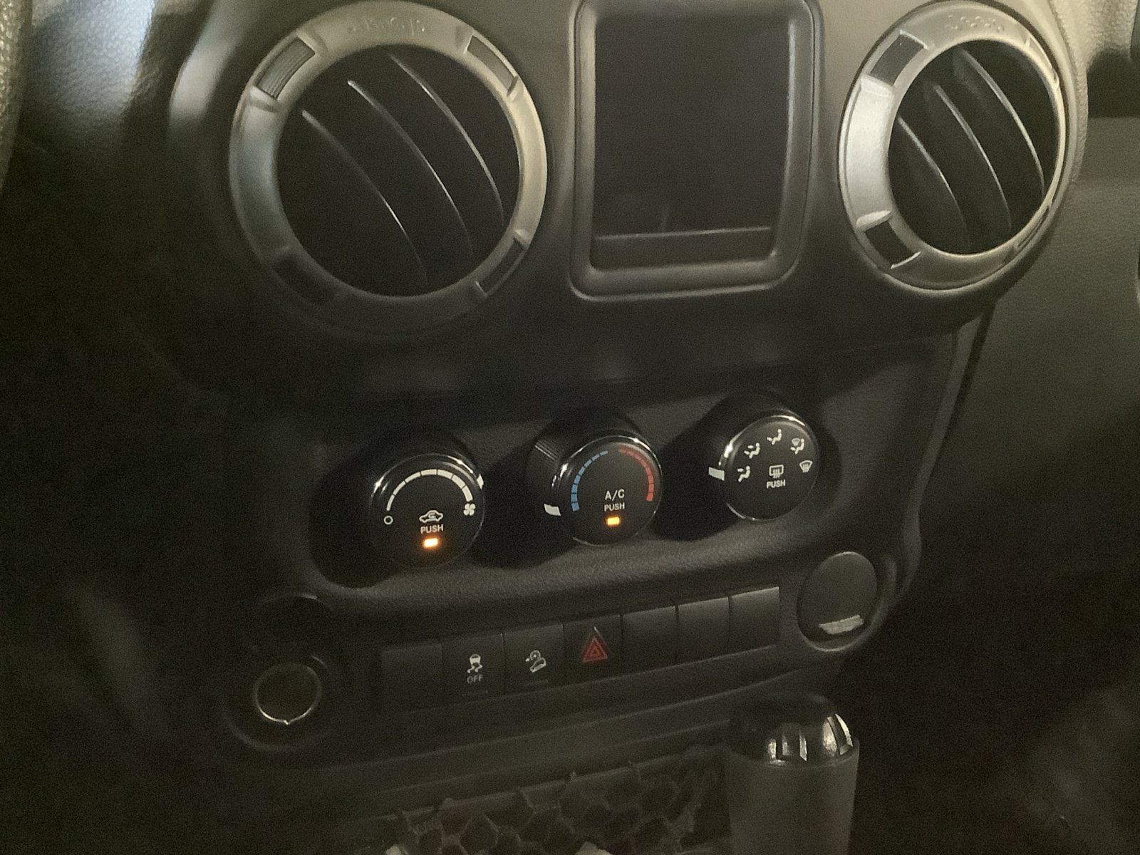 Used 2017 Jeep Wrangler Unlimited Sport AWD/4WD image 16