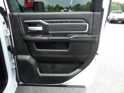 Used 2024 RAM 3500 SLT w/ Quick Order Package 2YG SLT AWD/4WD image 33