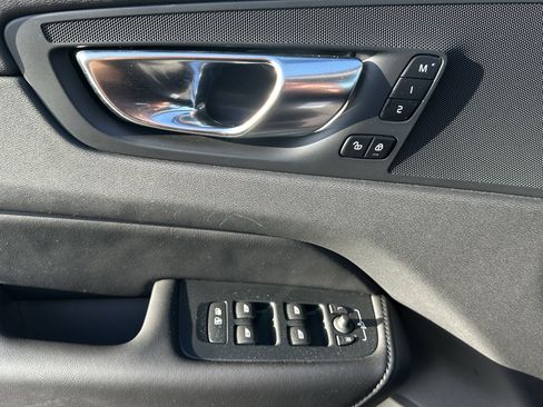 Used 2025 Volvo XC60 B5 Plus image 14