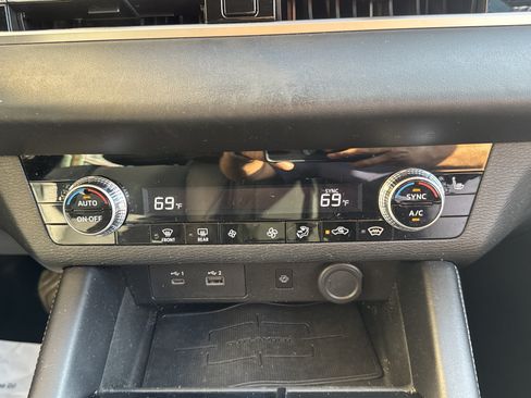 Used 2022 Mitsubishi Outlander SE AWD/4WD image 17