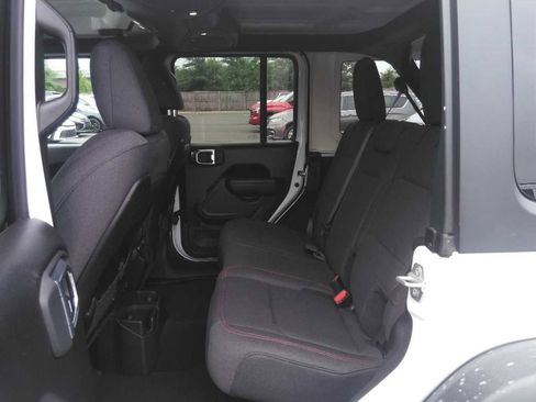 Certified 2026 Jeep Wrangler Unlimited Rubicon AWD/4WD image 7
