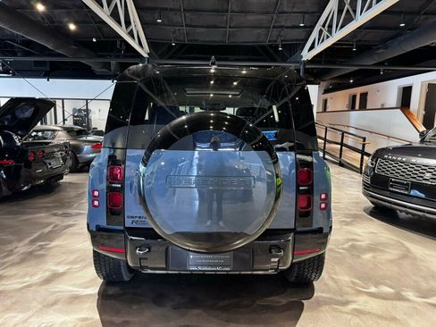 Used 2024 Land Rover Defender 110 X-Dynamic SE AWD/4WD image 4