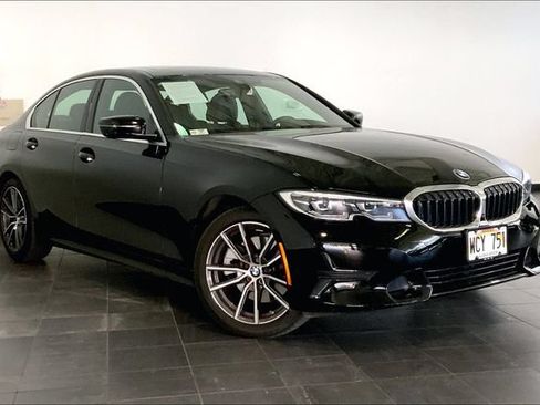 Used 2021 BMW 330i Sedan w/ Convenience Package RWD image 2