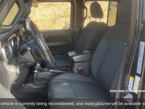 Used 2018 Jeep Wrangler Unlimited Sport S AWD/4WD image 11