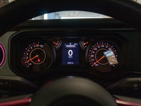 Certified 2024 Jeep Gladiator Sport image 12